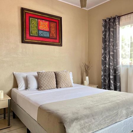Апартаменты Casa Tatich Ac Near Guanacaste Airport Либерия Экстерьер фото