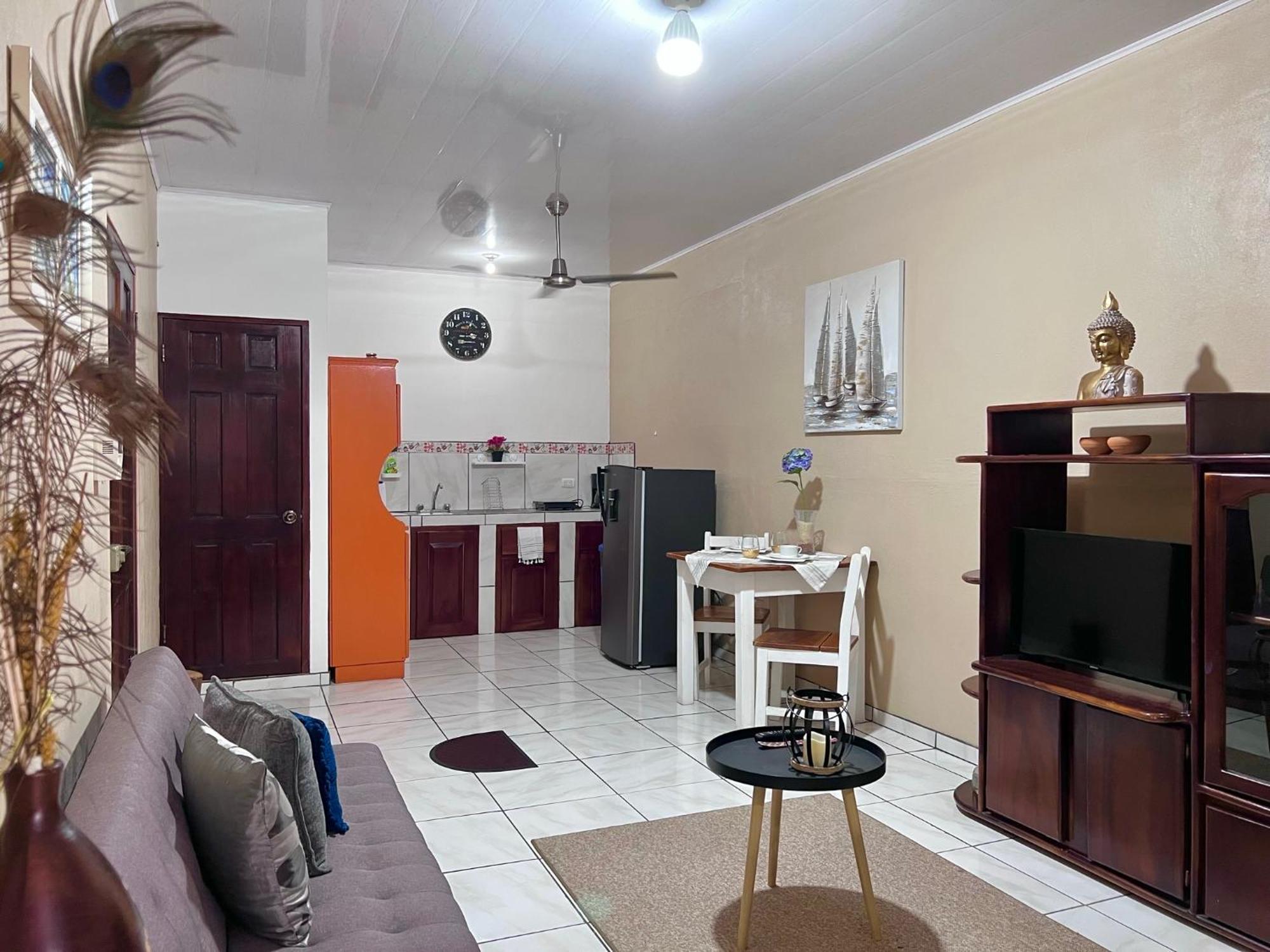 Апартаменты Casa Tatich Ac Near Guanacaste Airport Либерия Экстерьер фото
