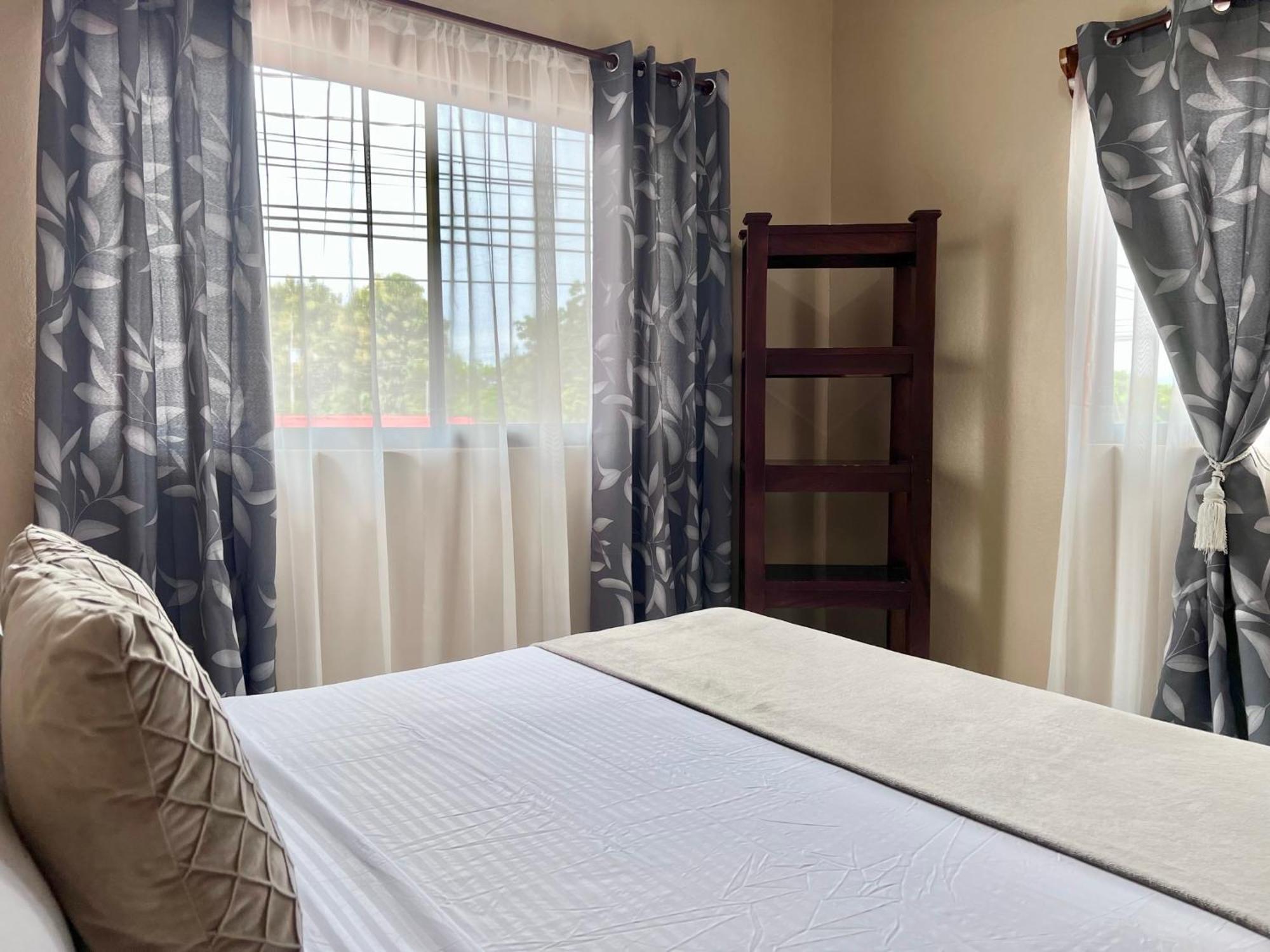 Апартаменты Casa Tatich Ac Near Guanacaste Airport Либерия Экстерьер фото